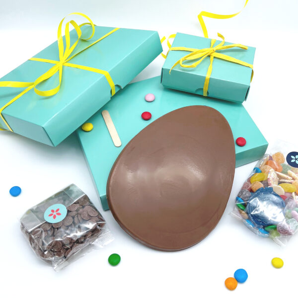 A large flat Easter Egg with sweets and gift box from Cocoapod