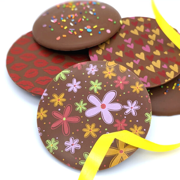 5 Giant decorated chocolate buttons